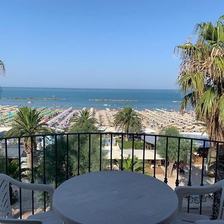 Aparthotel Il Lauro San Benedetto del Tronto Exterior foto