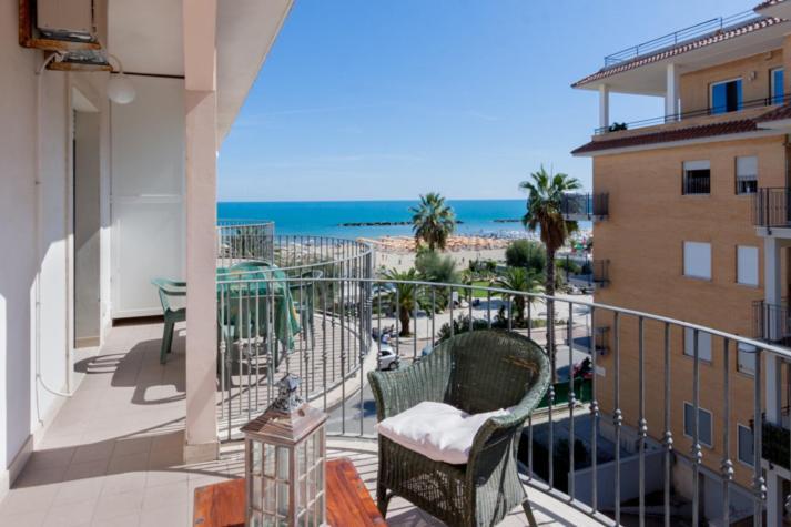 Aparthotel Il Lauro San Benedetto del Tronto Exterior foto