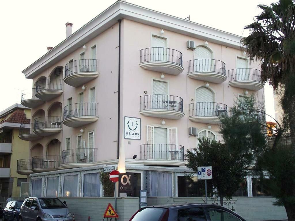 Aparthotel Il Lauro San Benedetto del Tronto Exterior foto